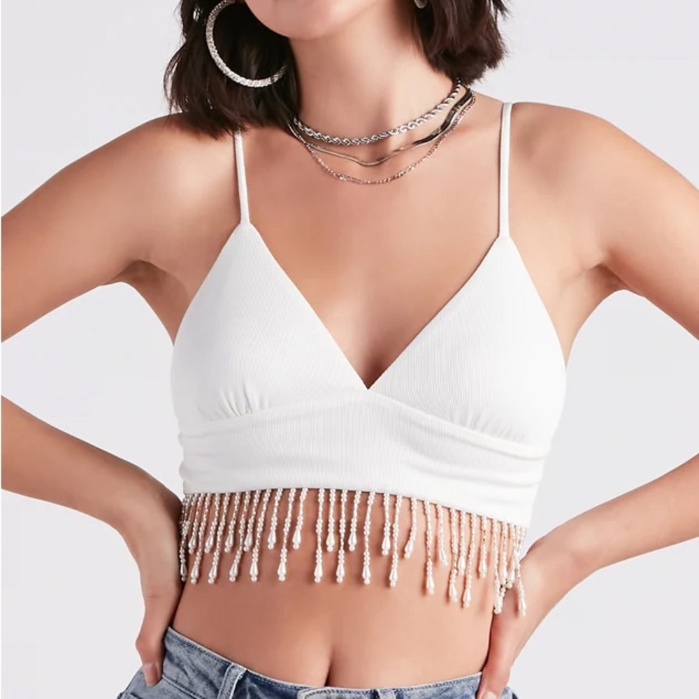 EUC Windsor Perfectly Pretty Faux Pearl Fringe Top